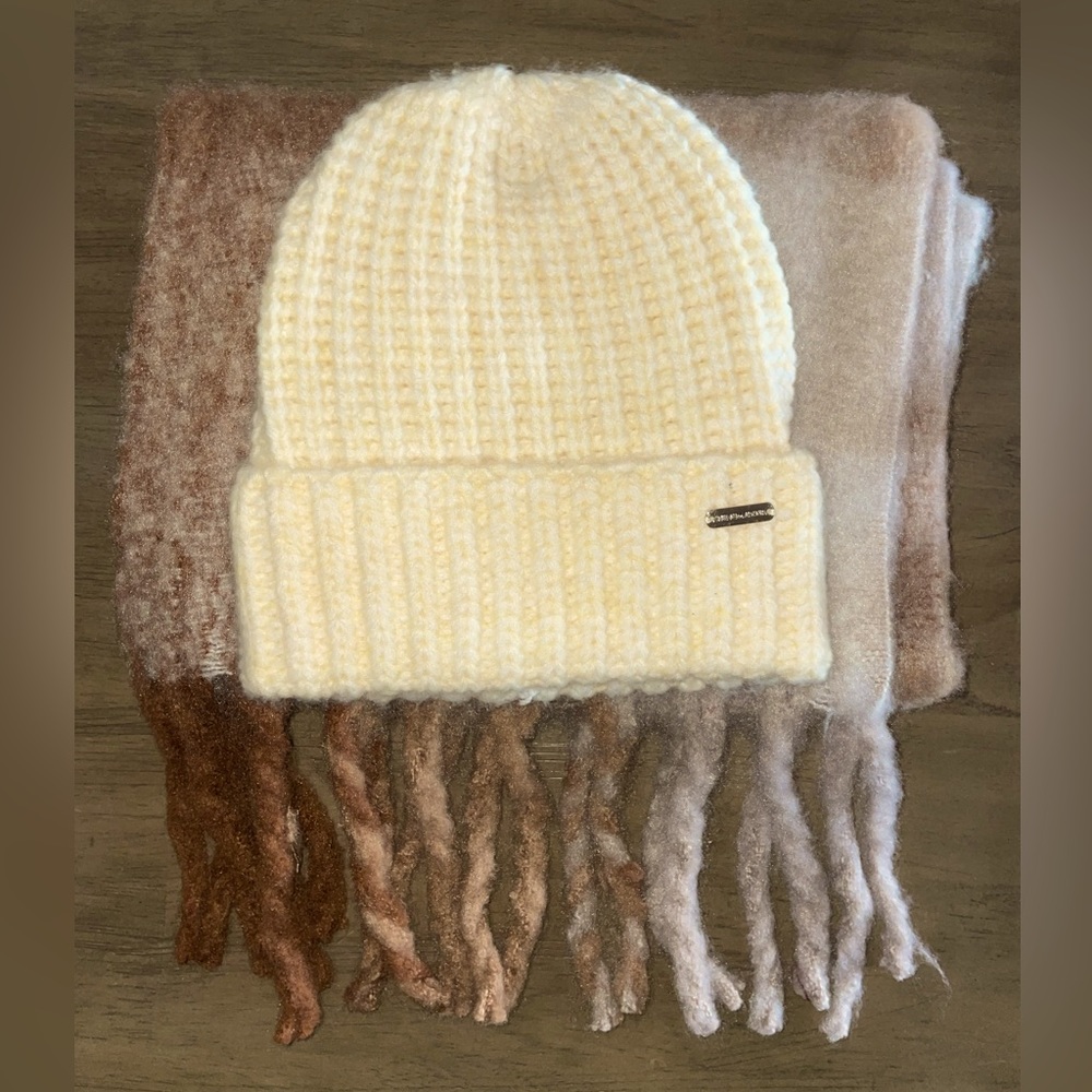 Steve Madden Hat and Scarf Set